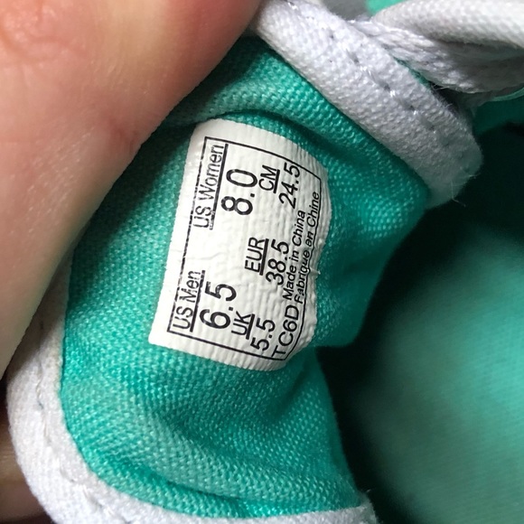 Vans - Picture 5 of 6